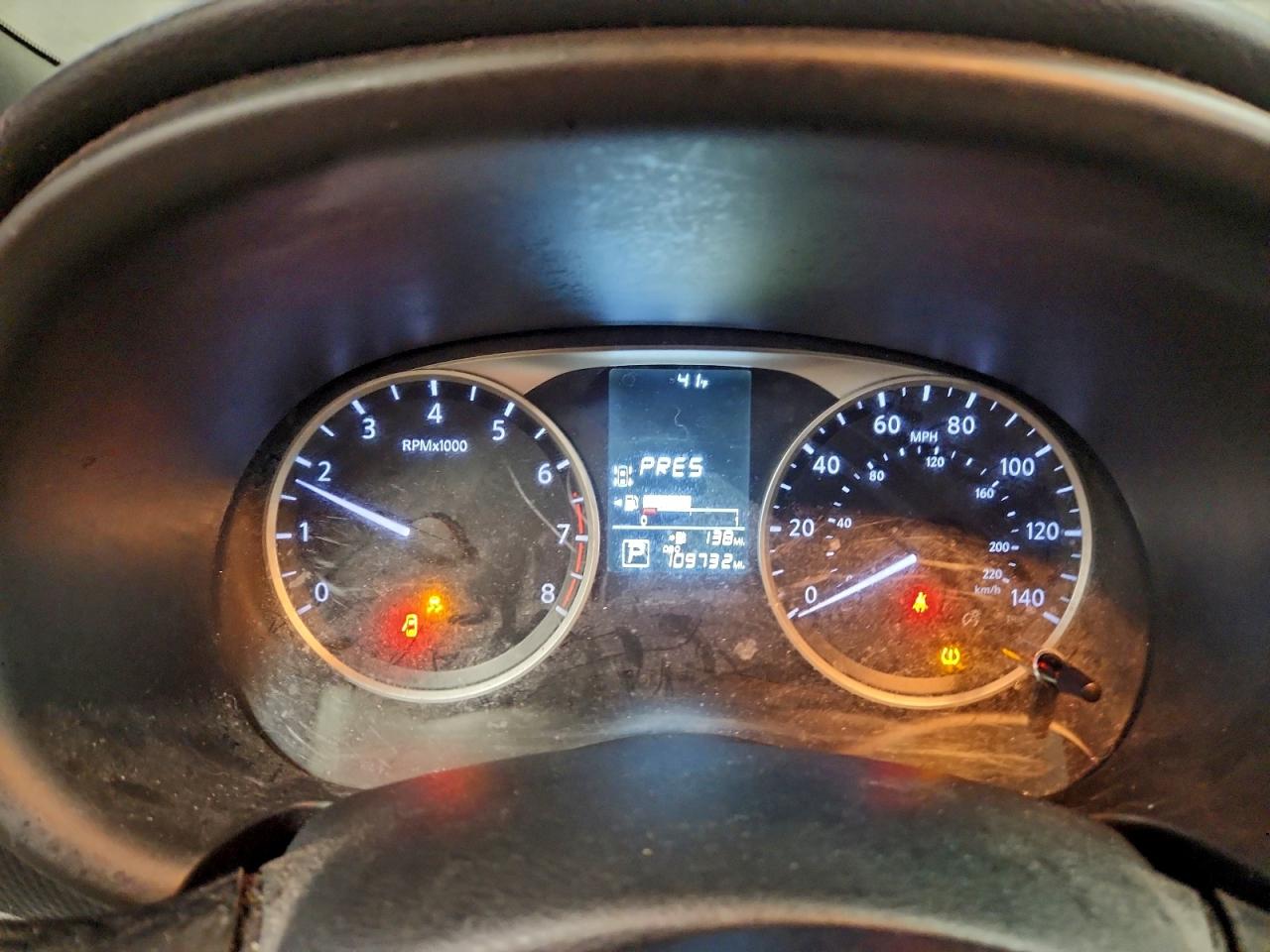 2019 NISSAN KICKS S photo 9