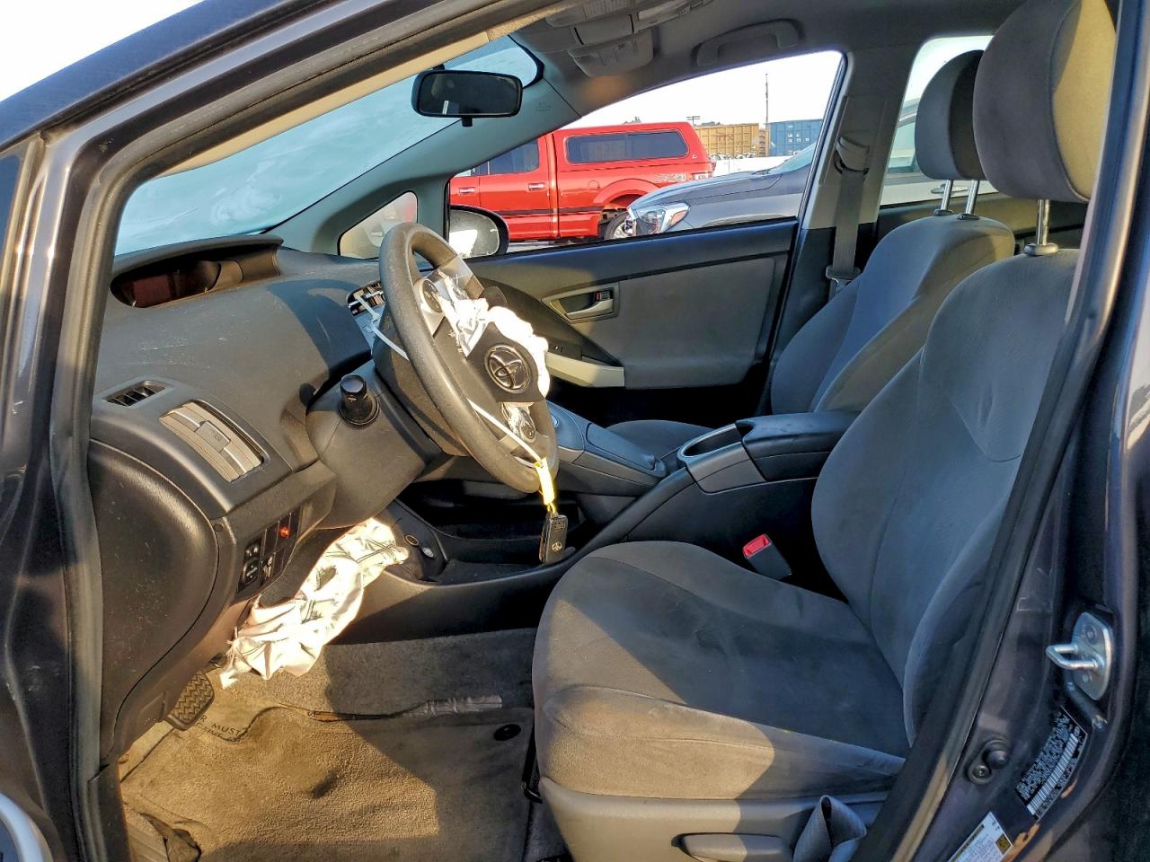 2013 TOYOTA PRIUS photo 7