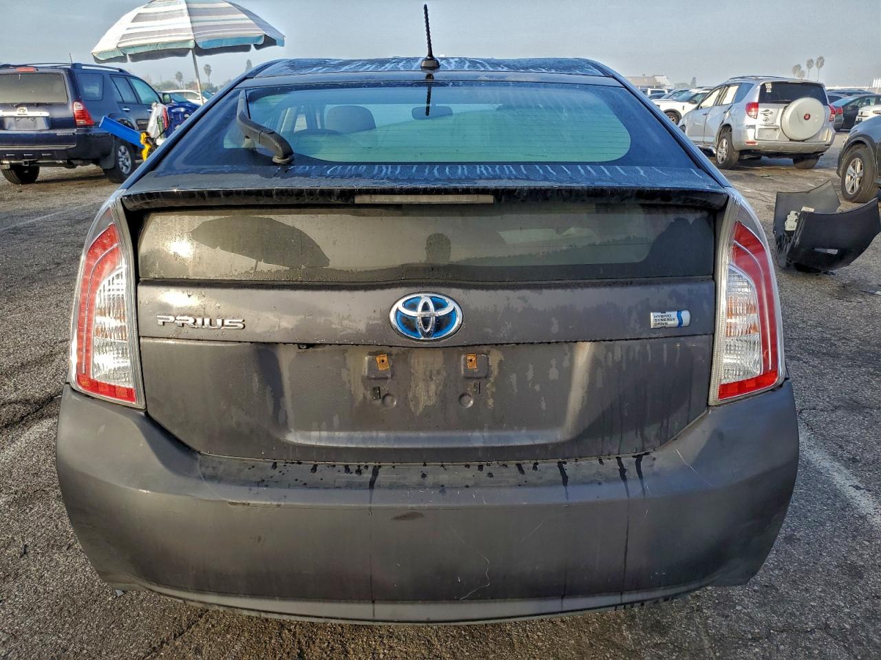 2013 TOYOTA PRIUS photo 6