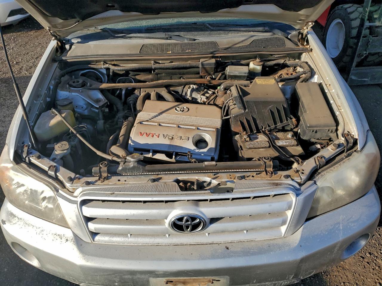 2004 TOYOTA HIGHLANDER BASE photo 12
