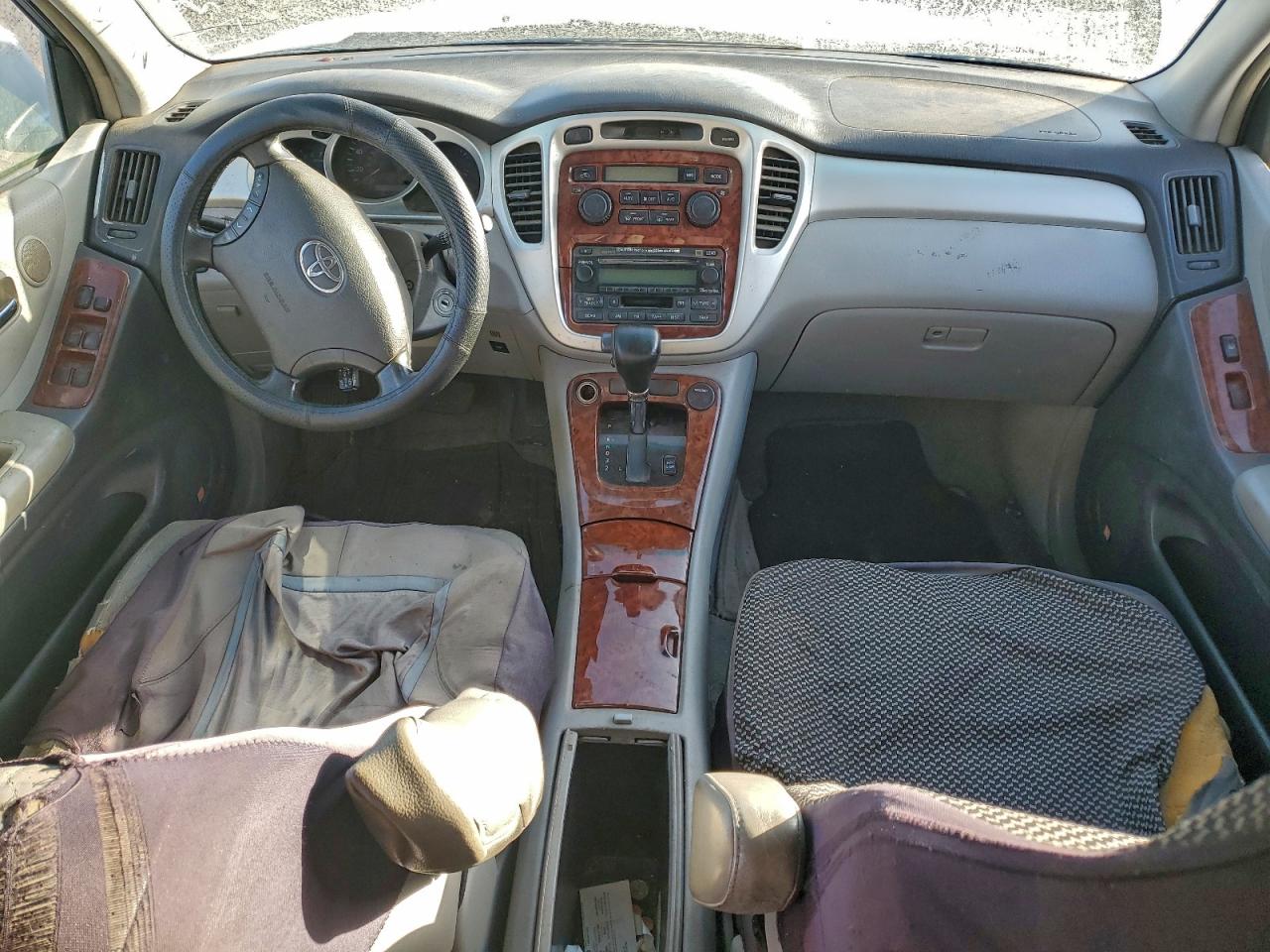 2004 TOYOTA HIGHLANDER BASE photo 8