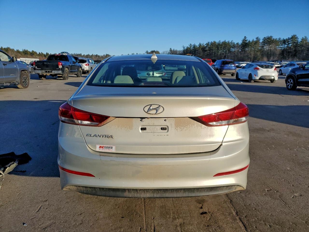 2017 HYUNDAI ELANTRA SE photo 6