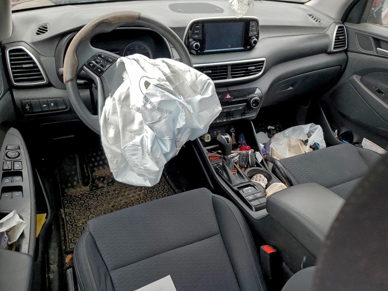 2020 HYUNDAI TUCSON SE photo 8