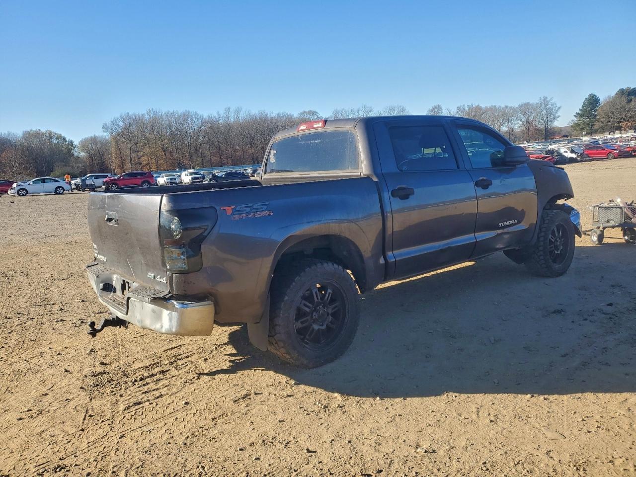 2013 TOYOTA TUNDRA CREWMAX SR5 photo 3