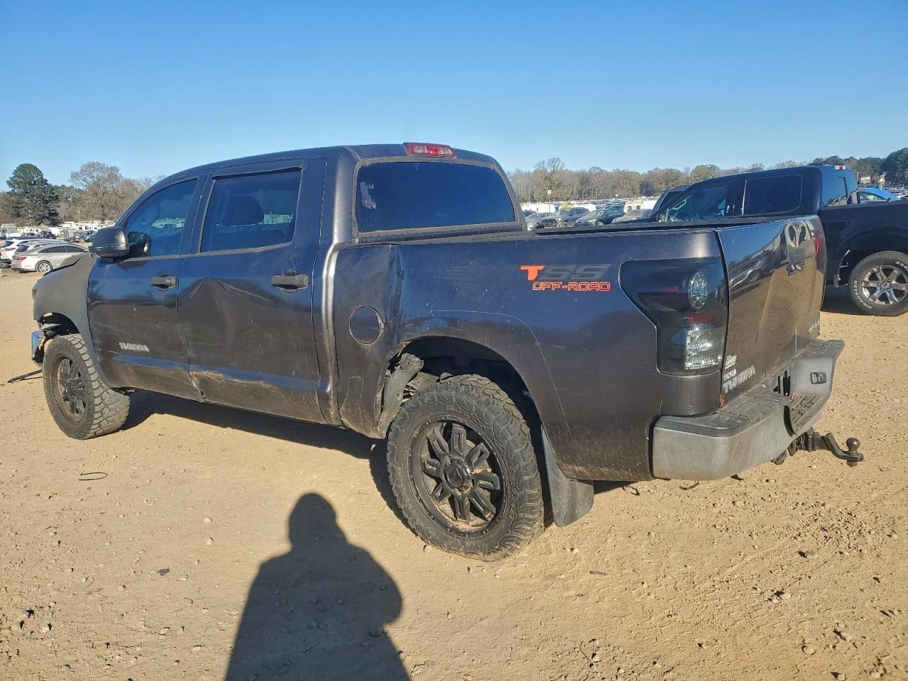 2013 TOYOTA TUNDRA CREWMAX SR5 photo 2