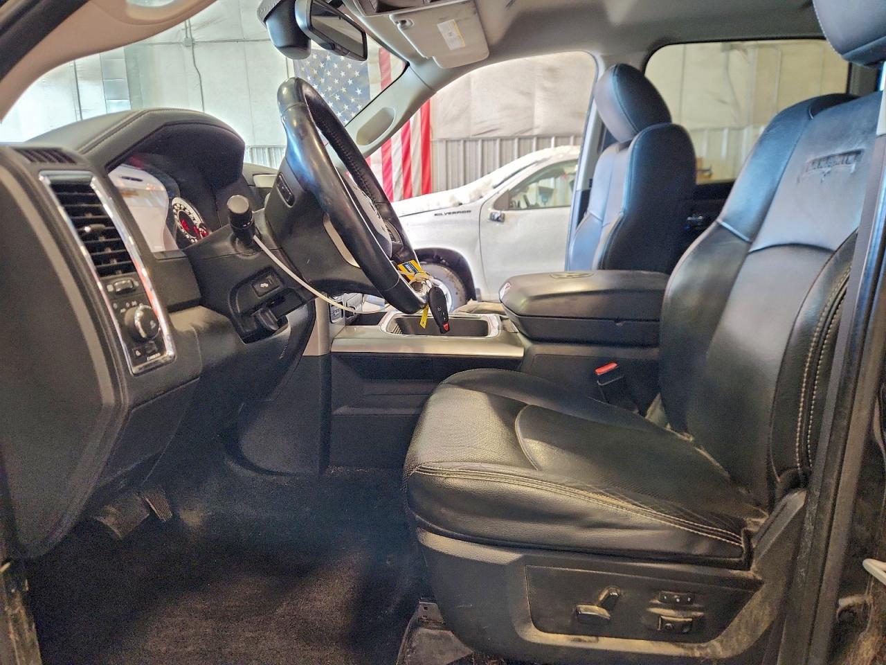 2017 RAM 1500 LARAMIE photo 7