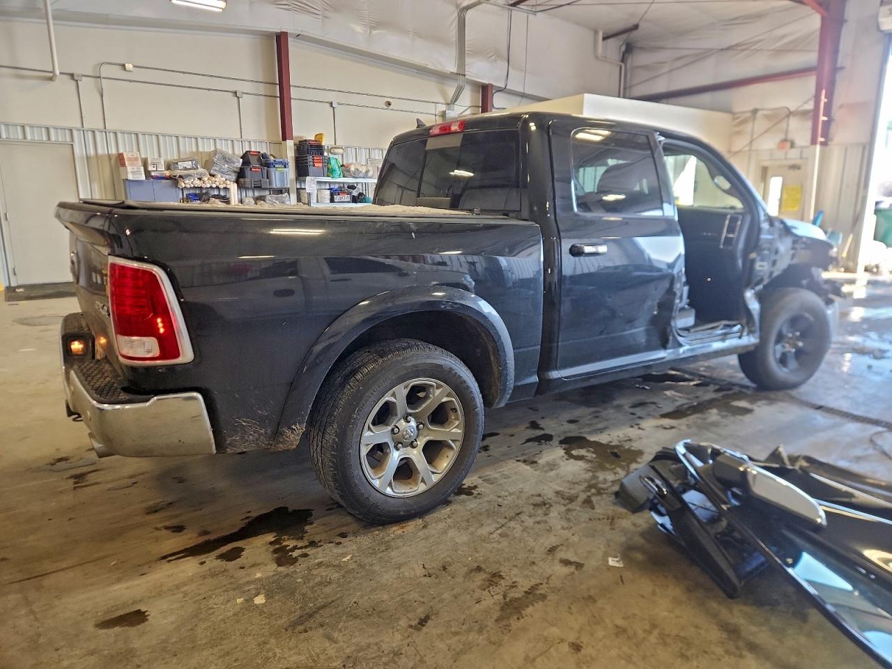 2017 RAM 1500 LARAMIE photo 3