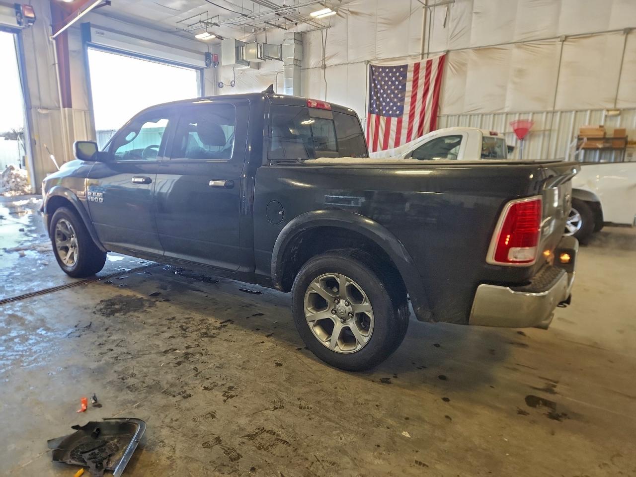 2017 RAM 1500 LARAMIE photo 2