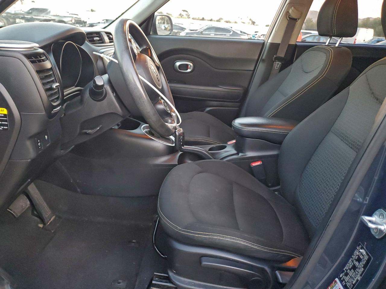 2016 KIA SOUL + photo 7