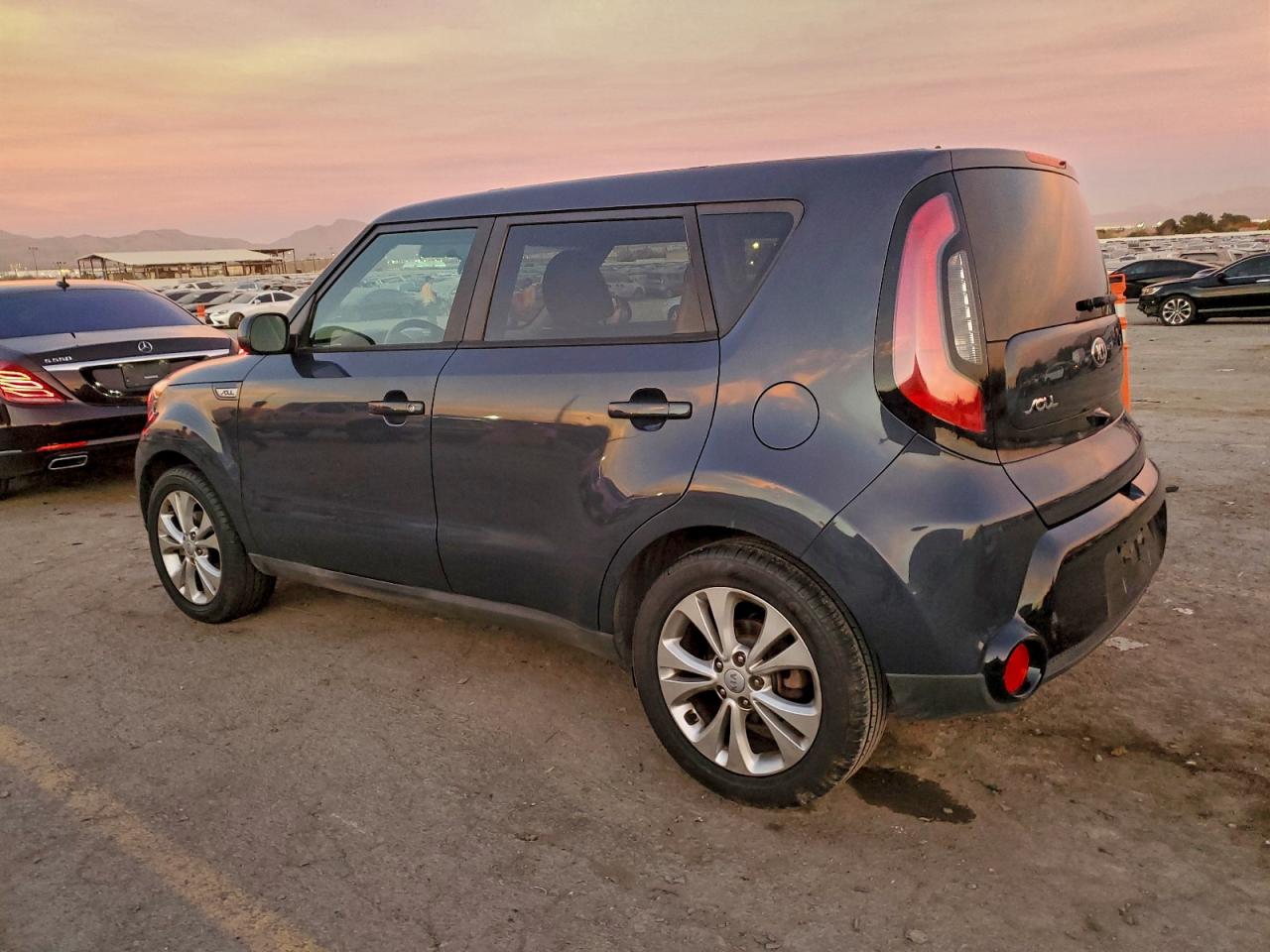 2016 KIA SOUL + photo 2