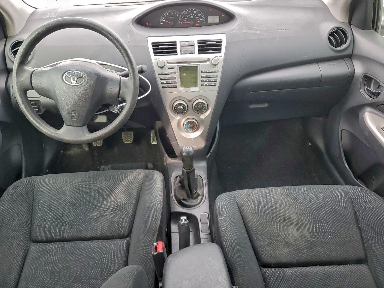 2009 TOYOTA YARIS photo 22