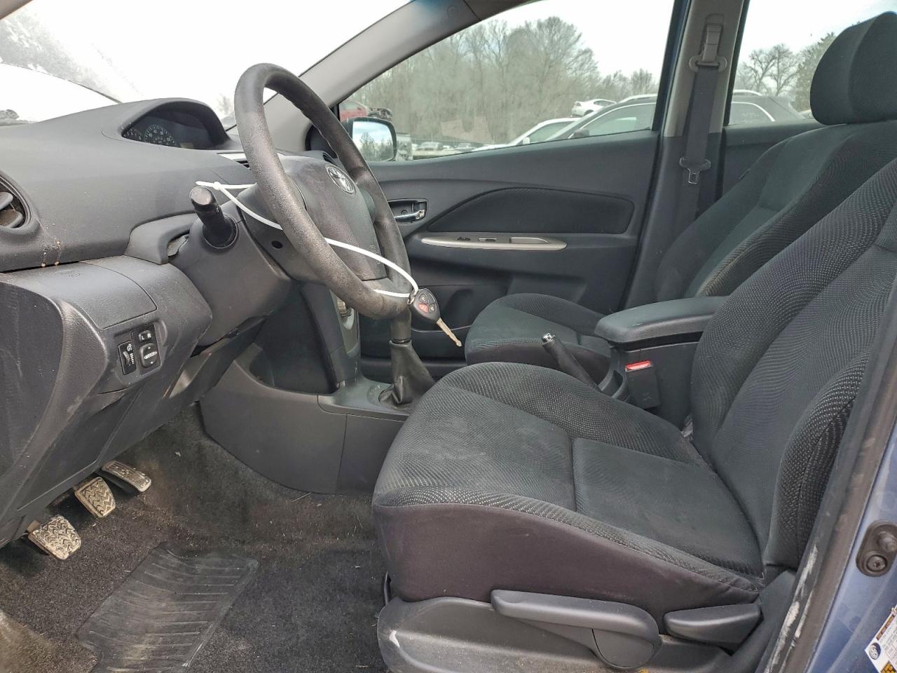 2009 TOYOTA YARIS photo 19