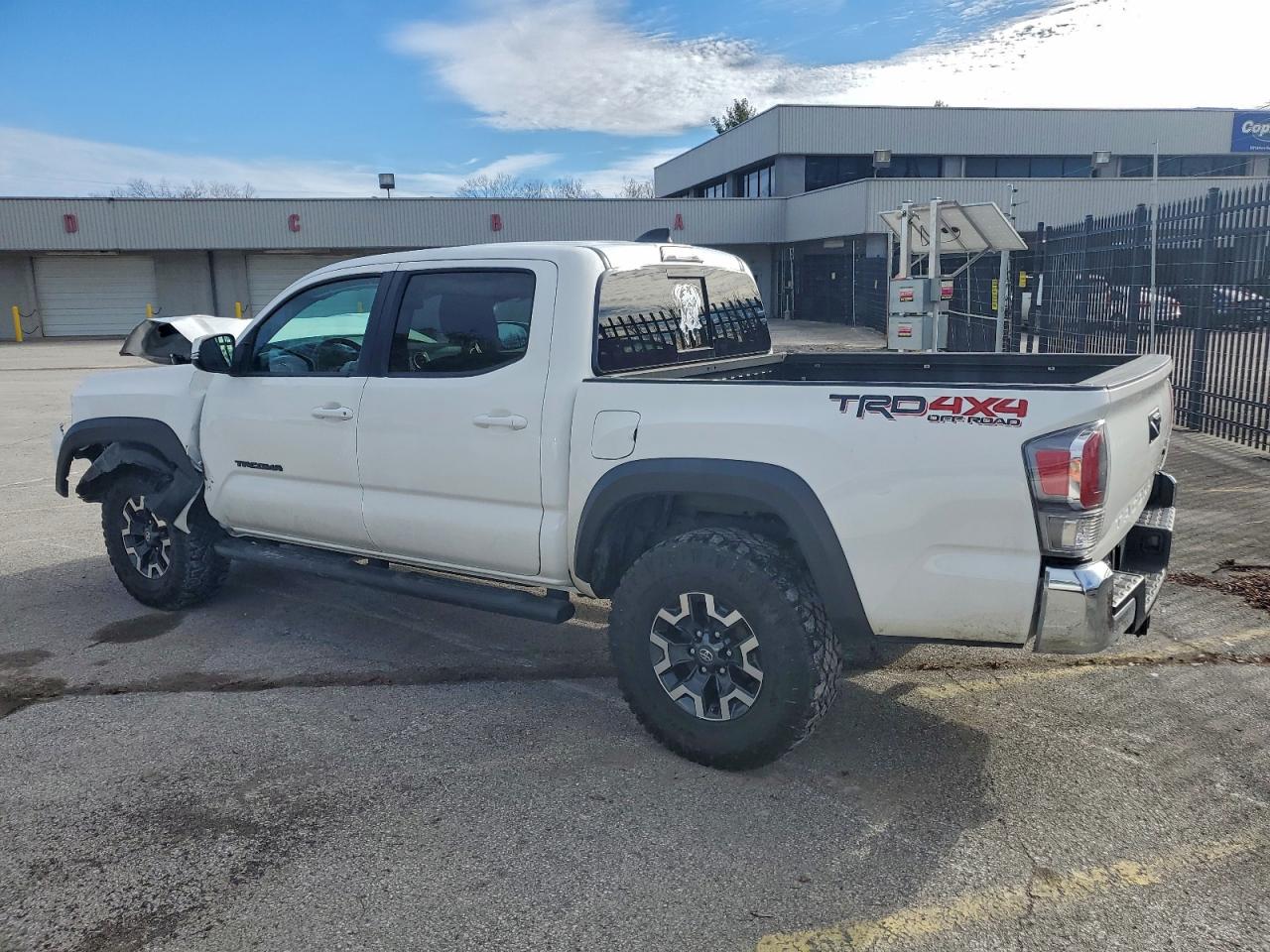 2022 TOYOTA TACOMA DOUBLE CAB photo 2