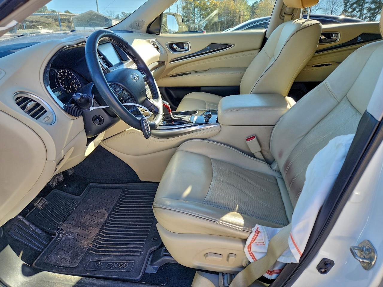 2020 INFINITI QX60 LUXE photo 7