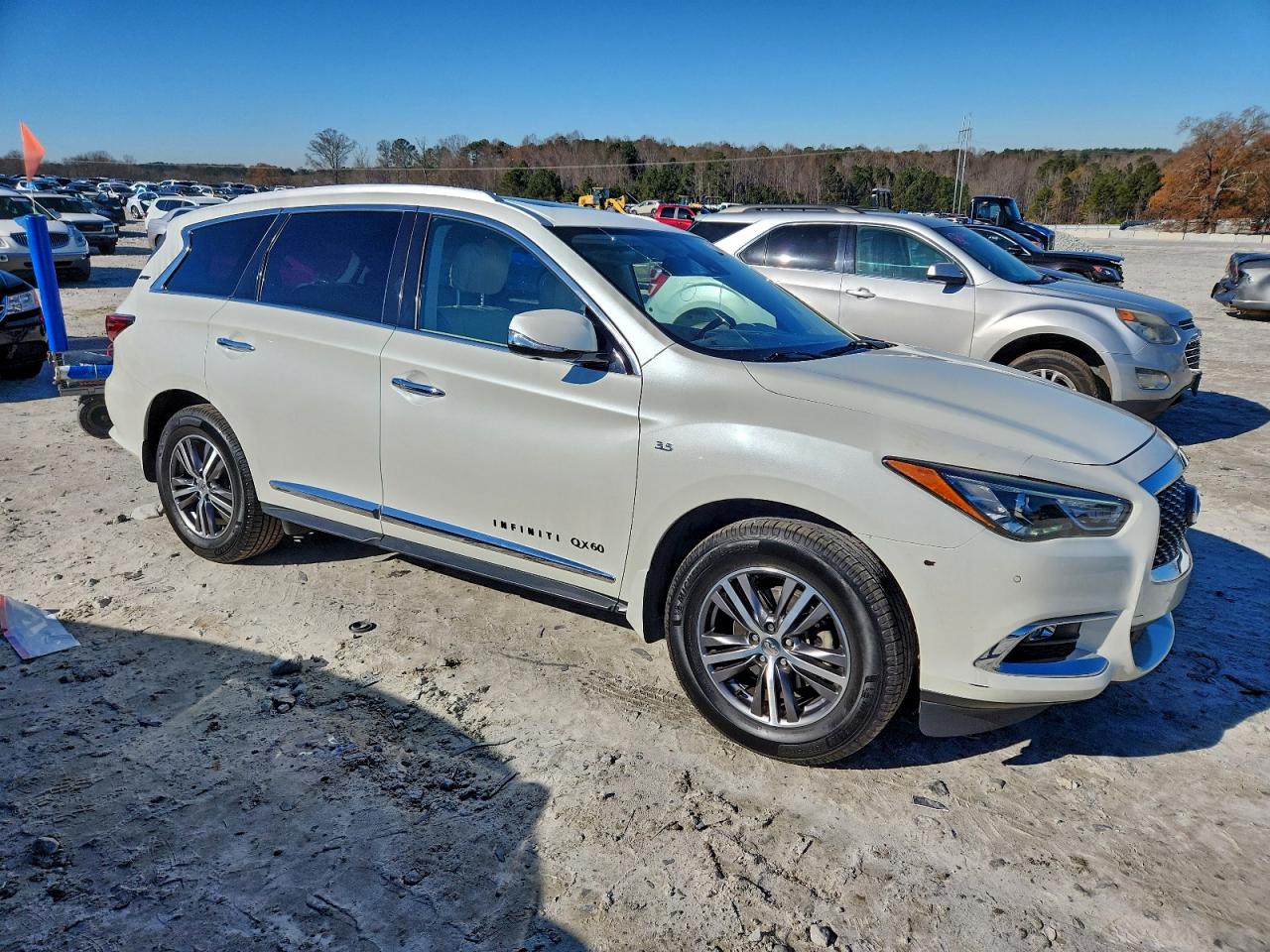 2020 INFINITI QX60 LUXE photo 4