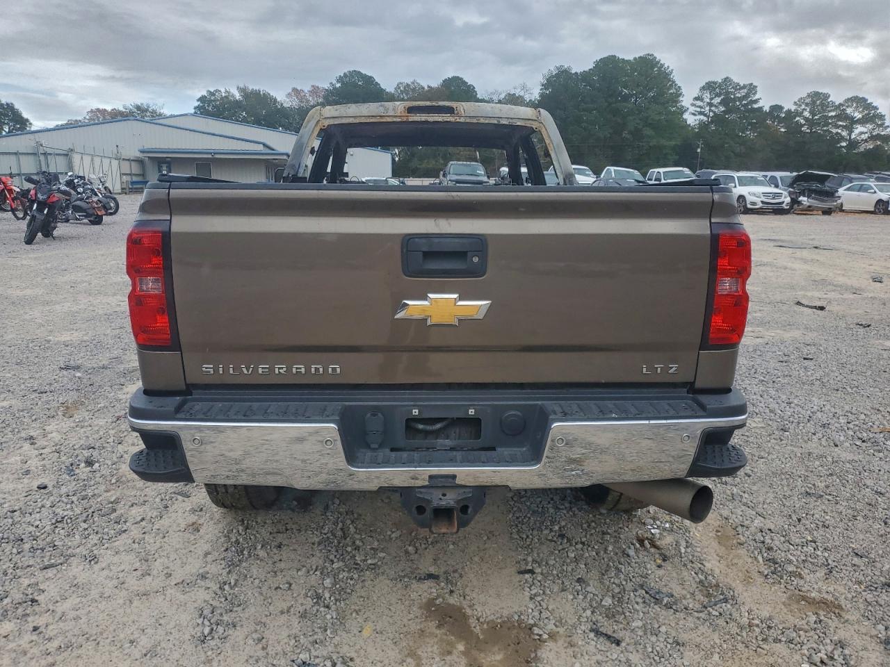 2015 CHEVROLET SILVERADO K2500 HEAVY DUTY LTZ photo 6