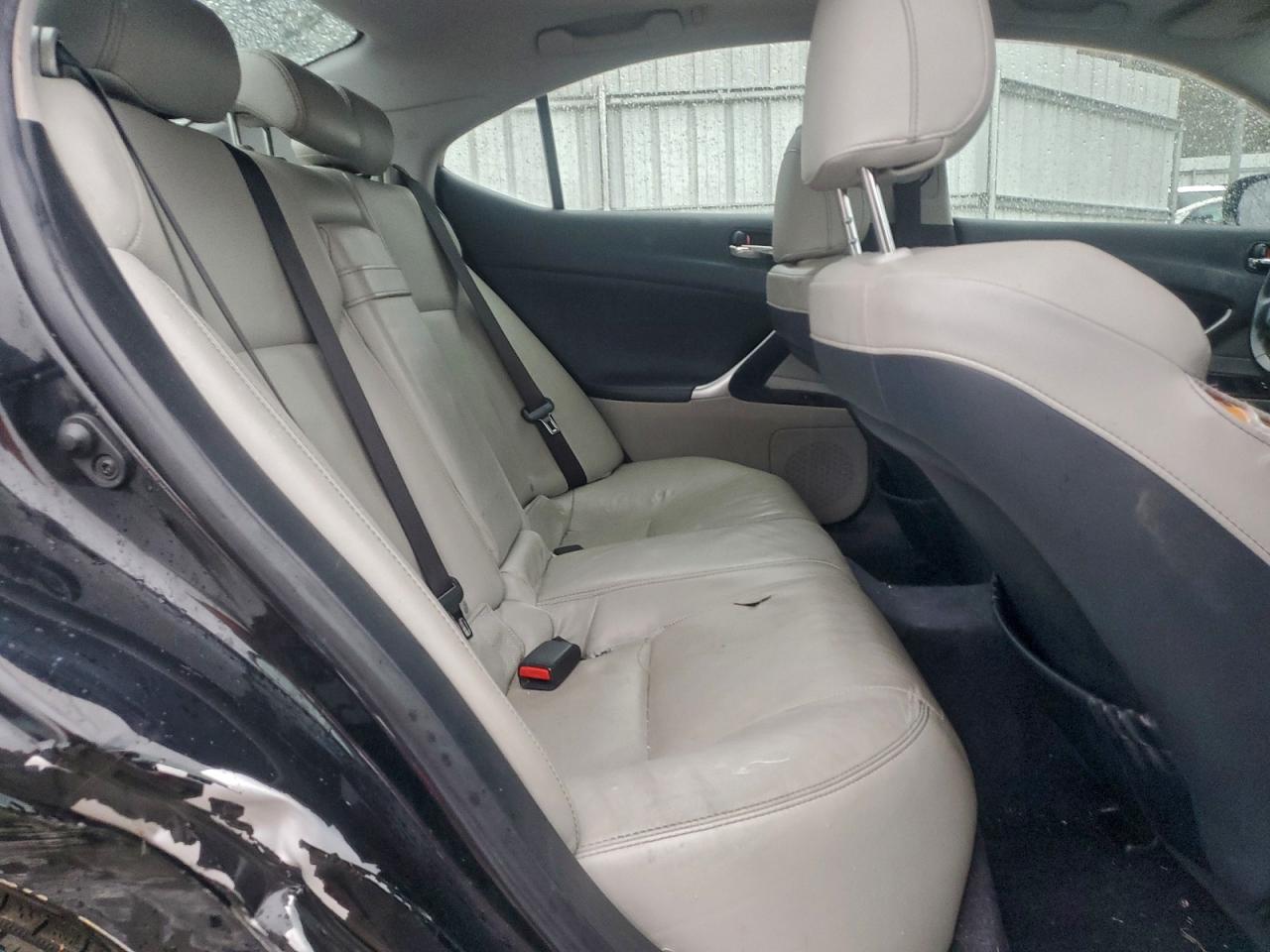 2011 LEXUS IS 250 photo 19