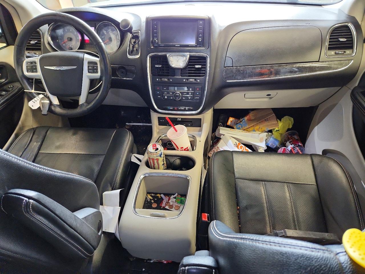 2015 CHRYSLER TOWN & COUNTRY TOURING L photo 15
