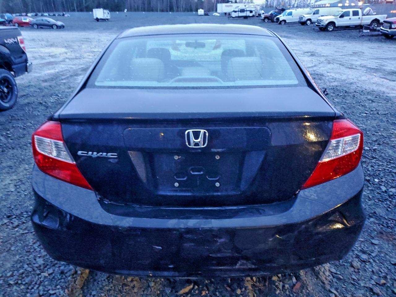 2012 HONDA CIVIC LX photo 6