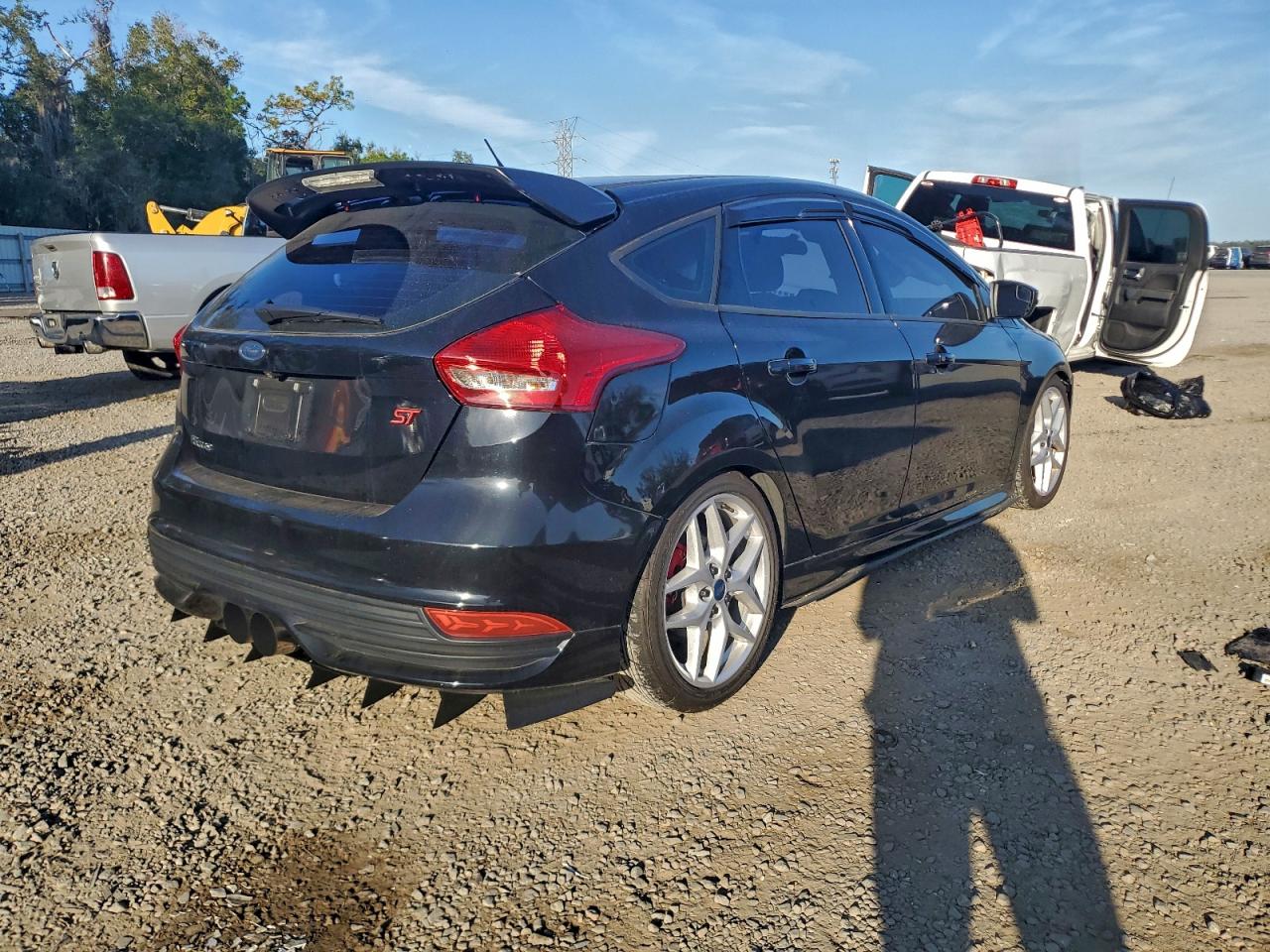 2017 FORD FOCUS ST photo 3
