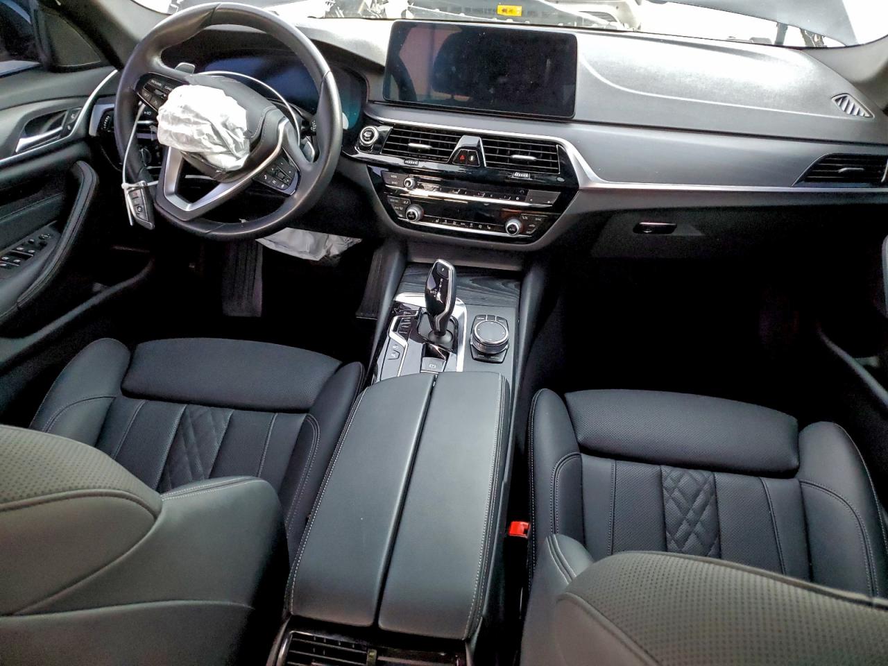 2023 BMW 530E photo 22
