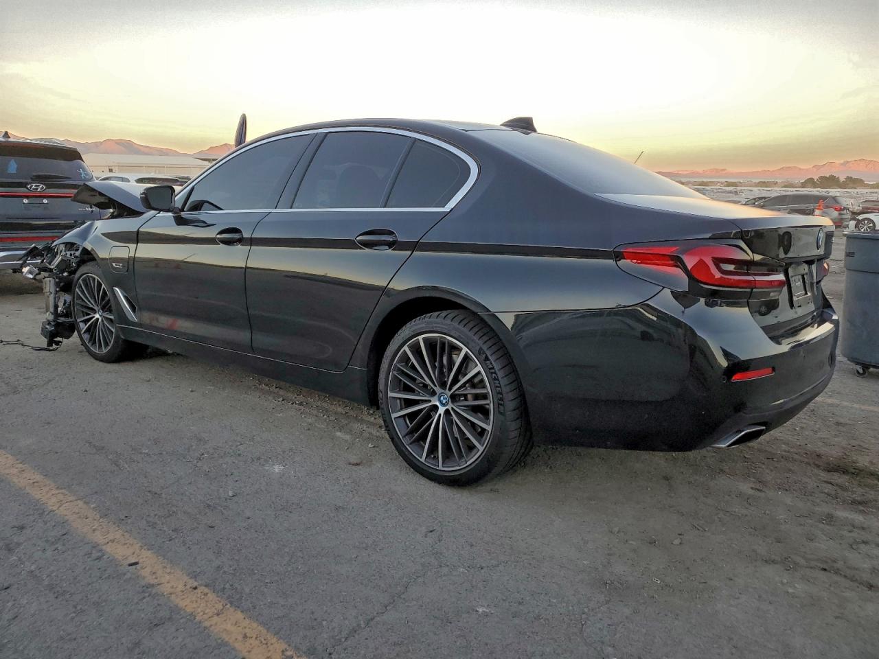 2023 BMW 530E photo 4