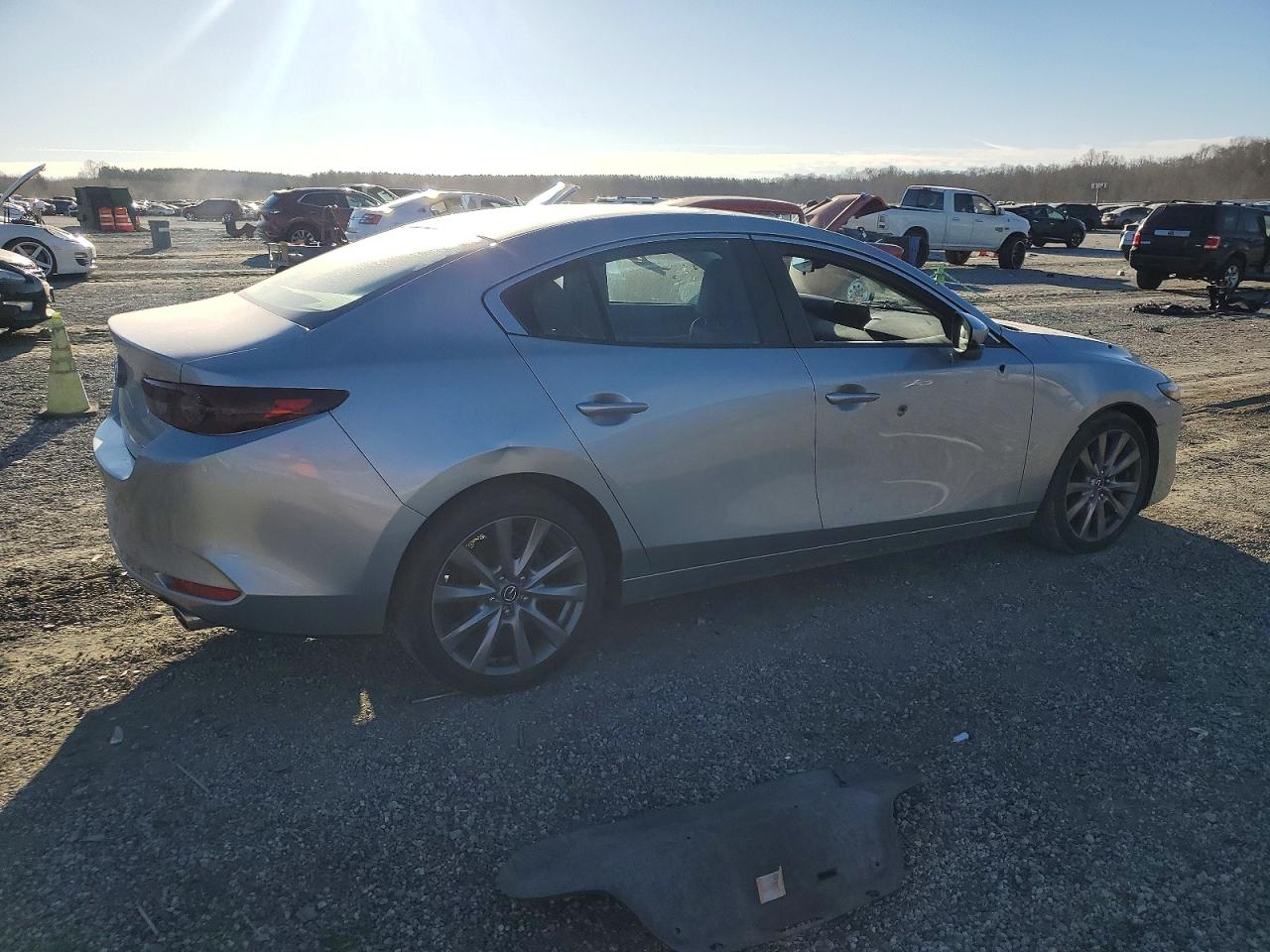 2019 MAZDA 3 SELECT photo 5