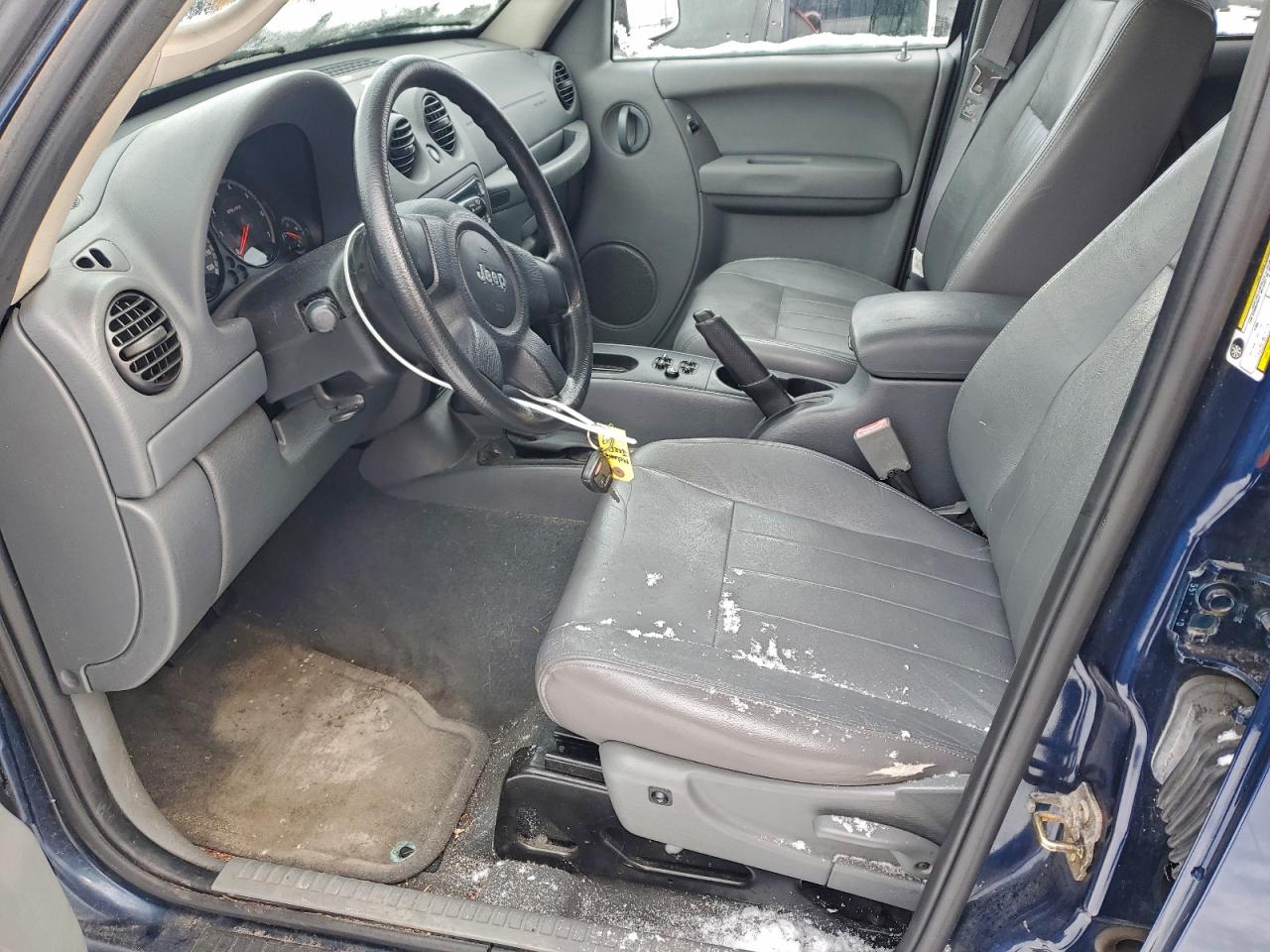 2005 JEEP LIBERTY SPORT photo 19