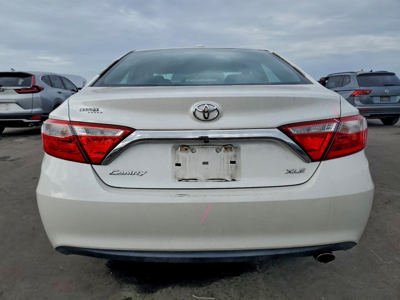 2015 TOYOTA CAMRY LE photo 6