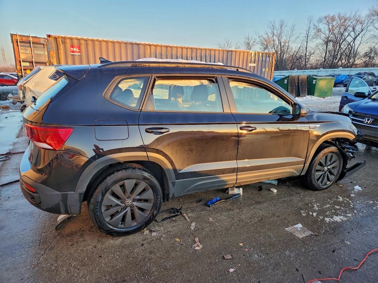 2024 VOLKSWAGEN TAOS S photo 3