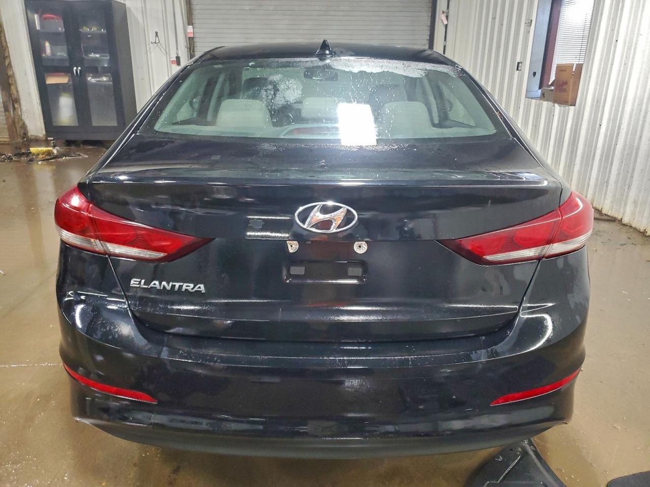 2017 HYUNDAI ELANTRA SE photo 6