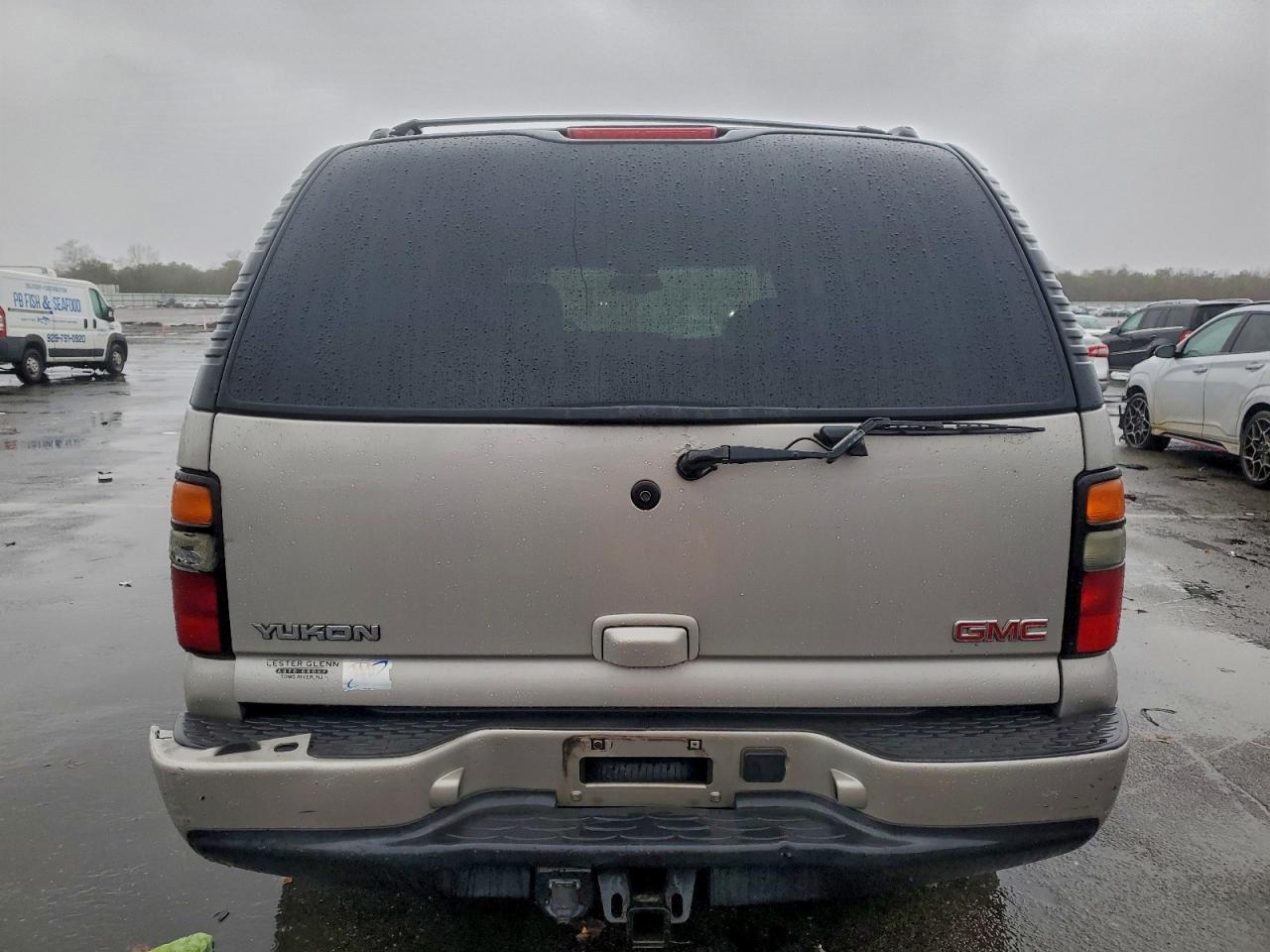 2004 GMC YUKON DENALI photo 6