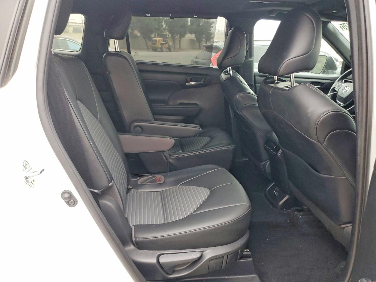 2021 TOYOTA HIGHLANDER XSE photo 21