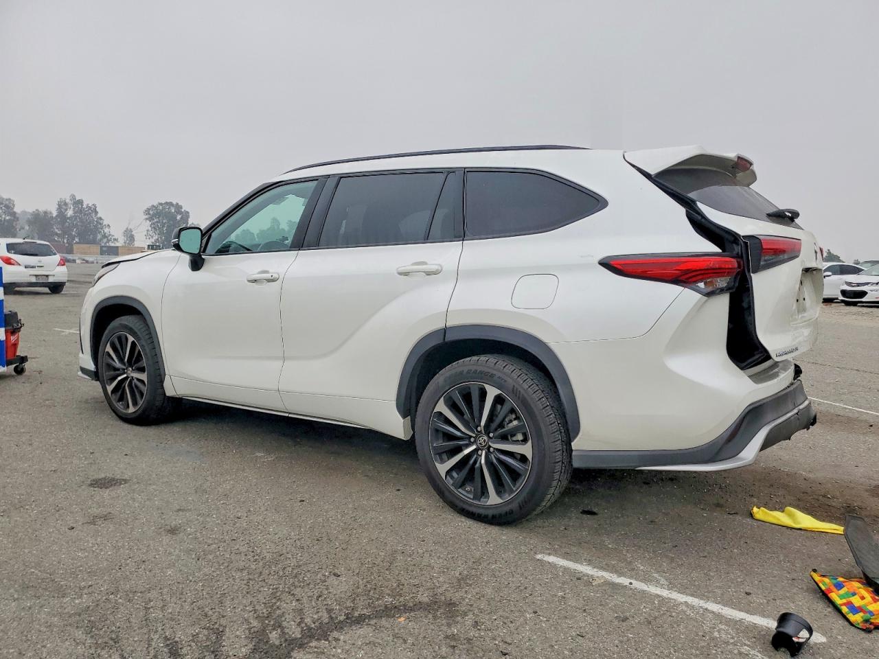 2021 TOYOTA HIGHLANDER XSE photo 3