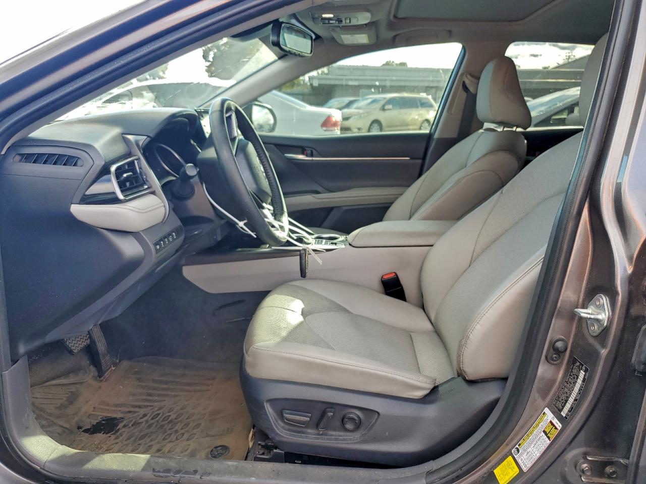 2024 TOYOTA CAMRY XLE photo 13