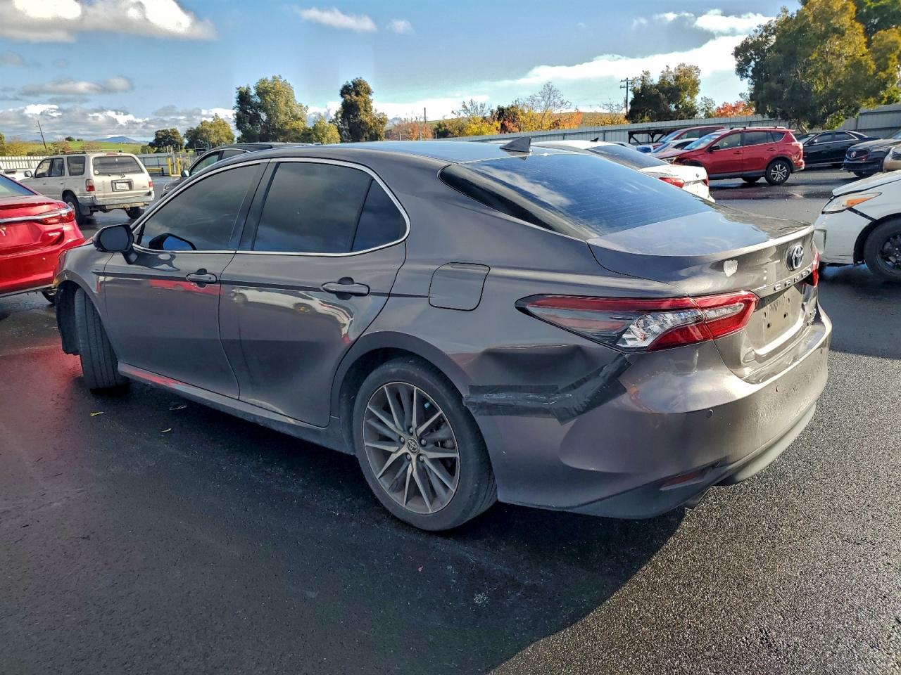 2024 TOYOTA CAMRY XLE photo 3