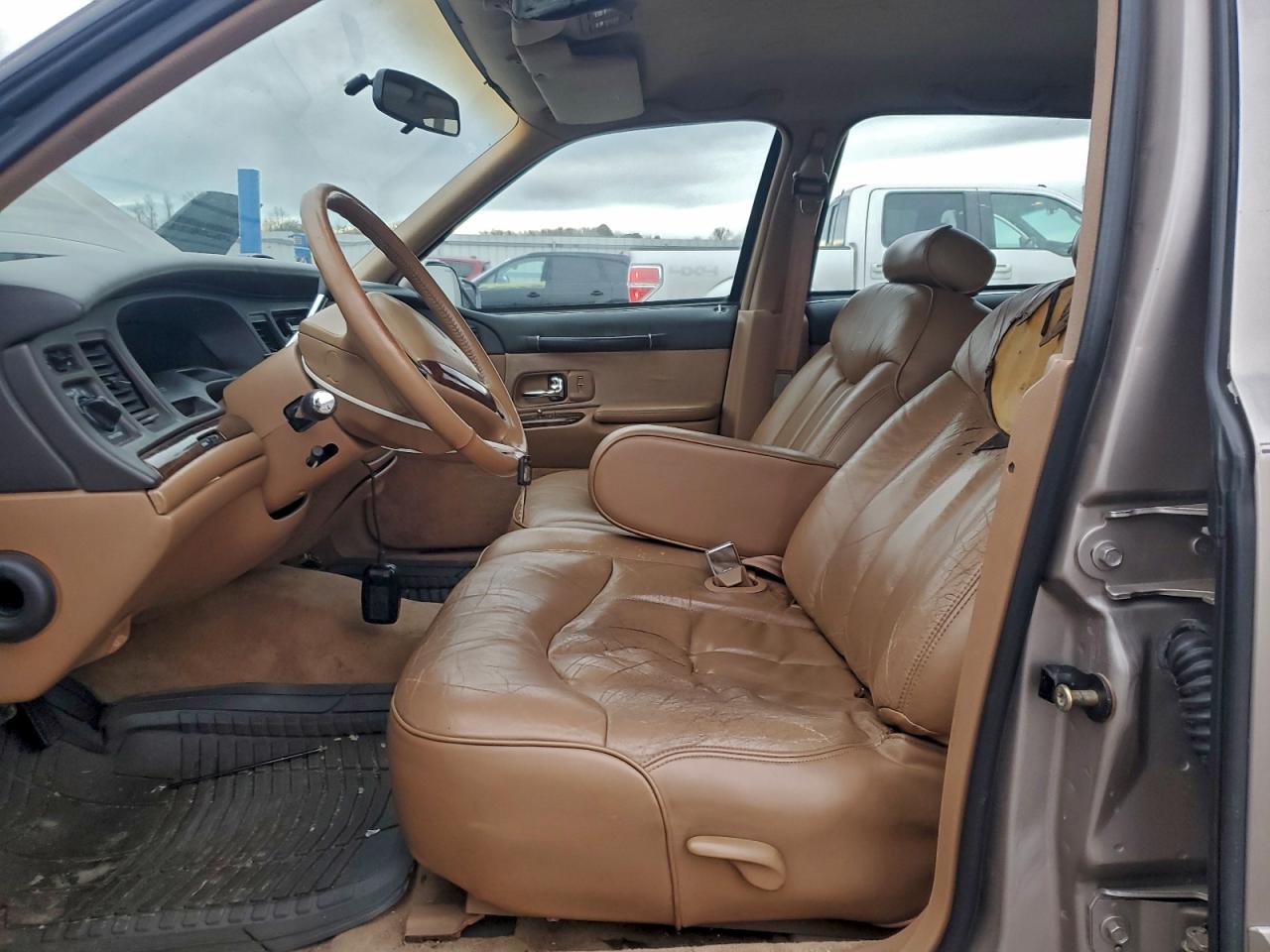 1995 LINCOLN TOWN CAR EXECUTIVE photo 19