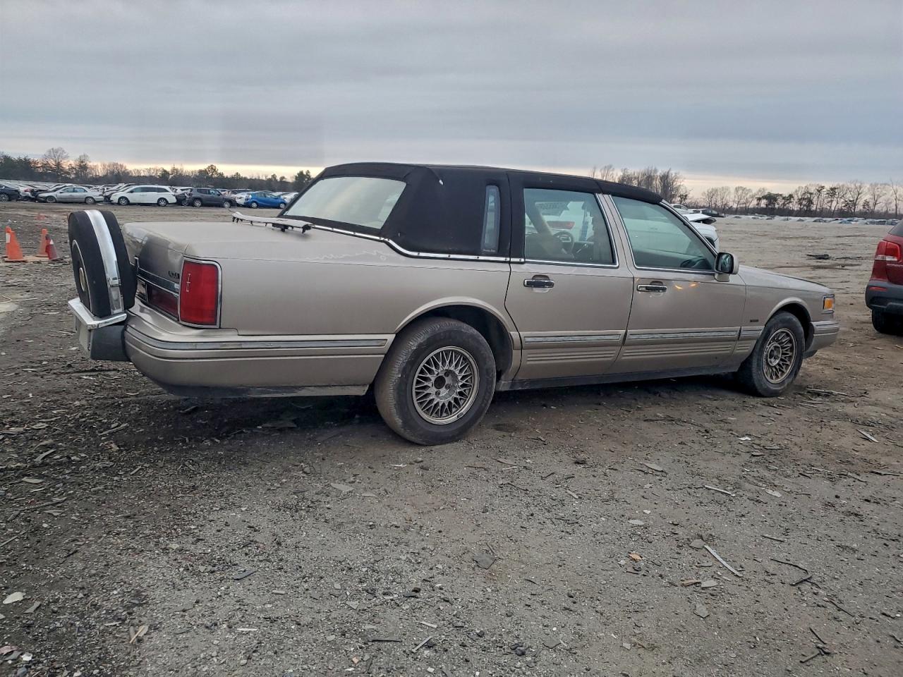 1995 LINCOLN TOWN CAR EXECUTIVE photo 7