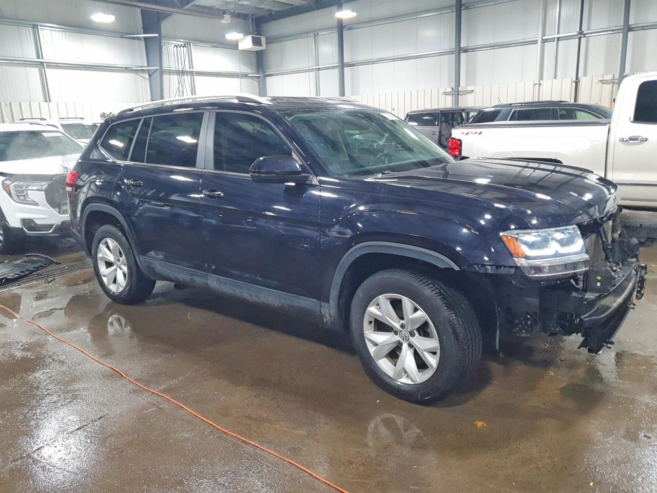 2018 VOLKSWAGEN ATLAS SE photo 4