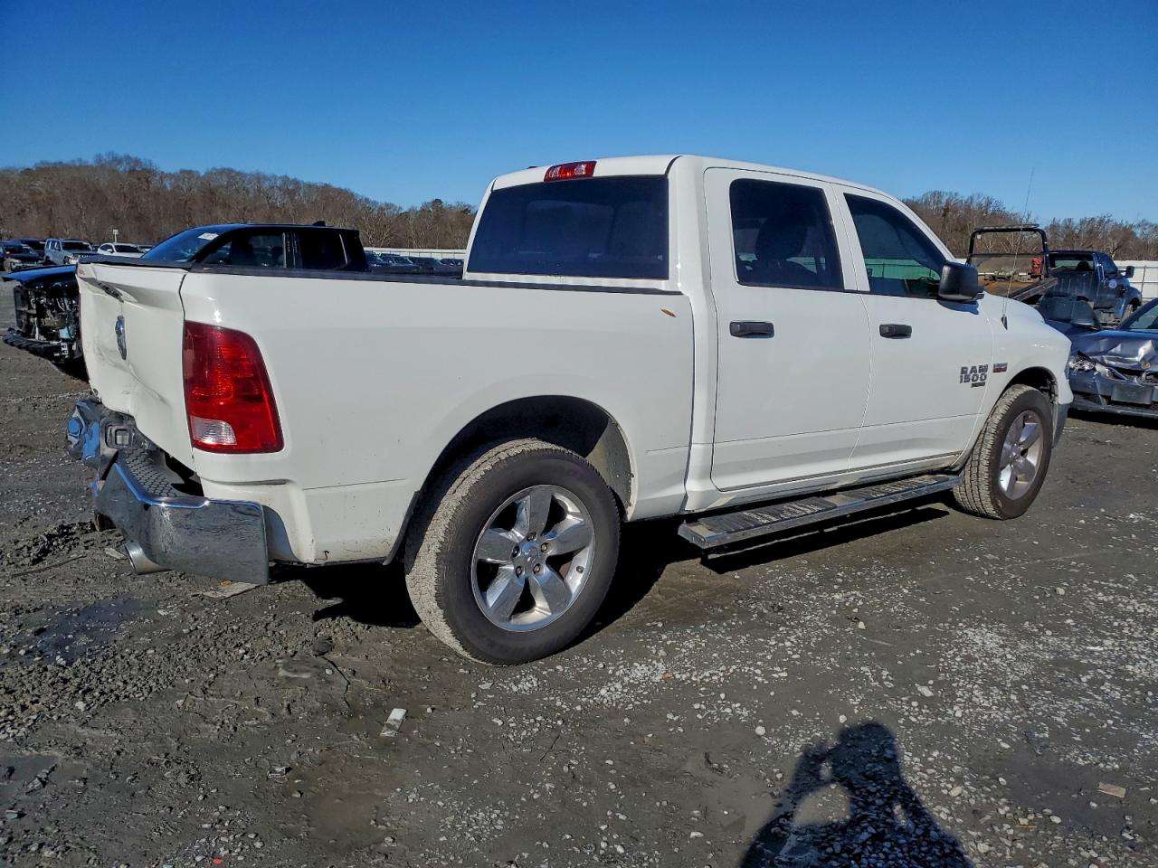 2019 RAM 1500 CLASSIC TRADESMAN photo 3
