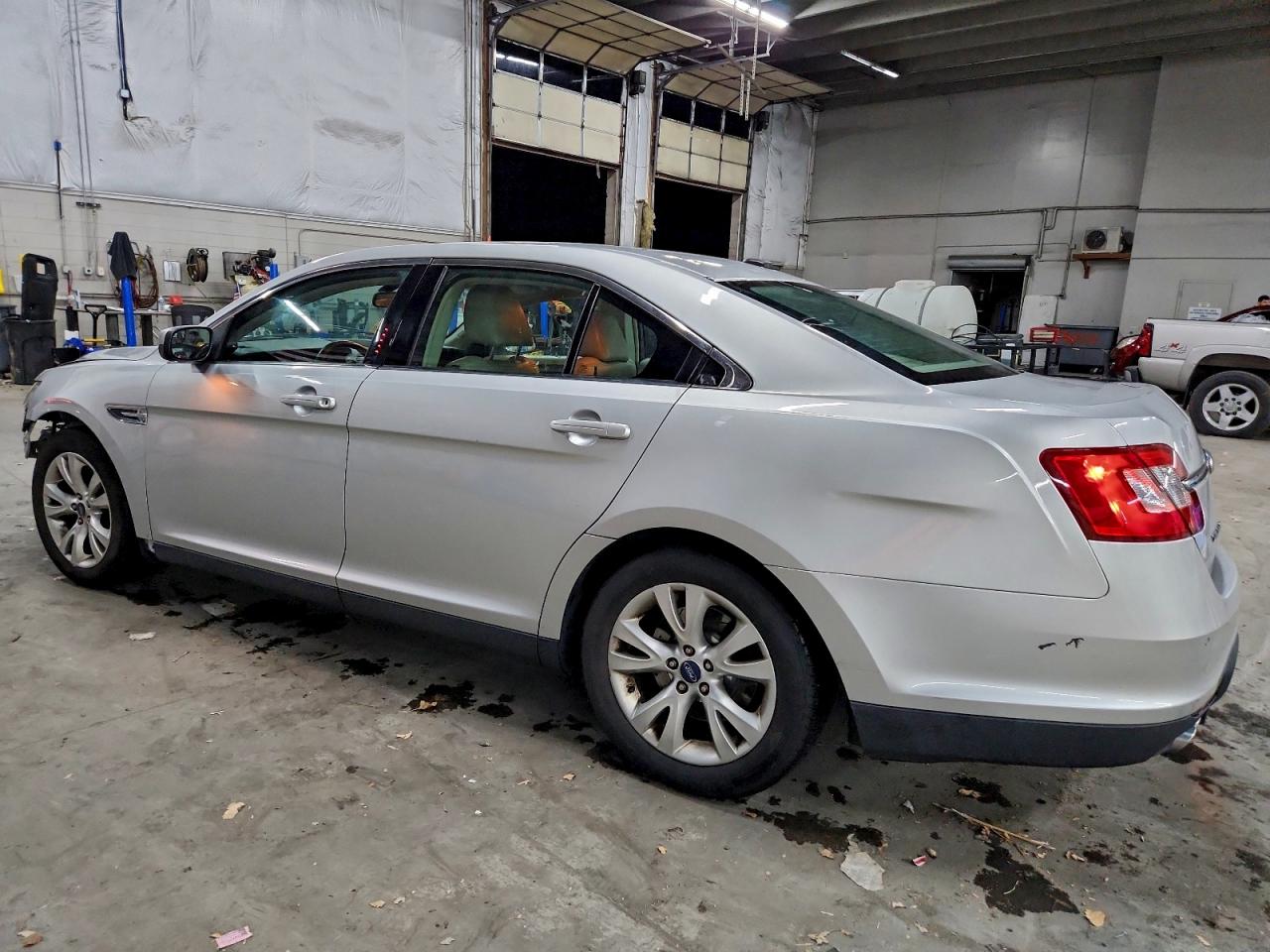 2012 FORD TAURUS SEL photo 2