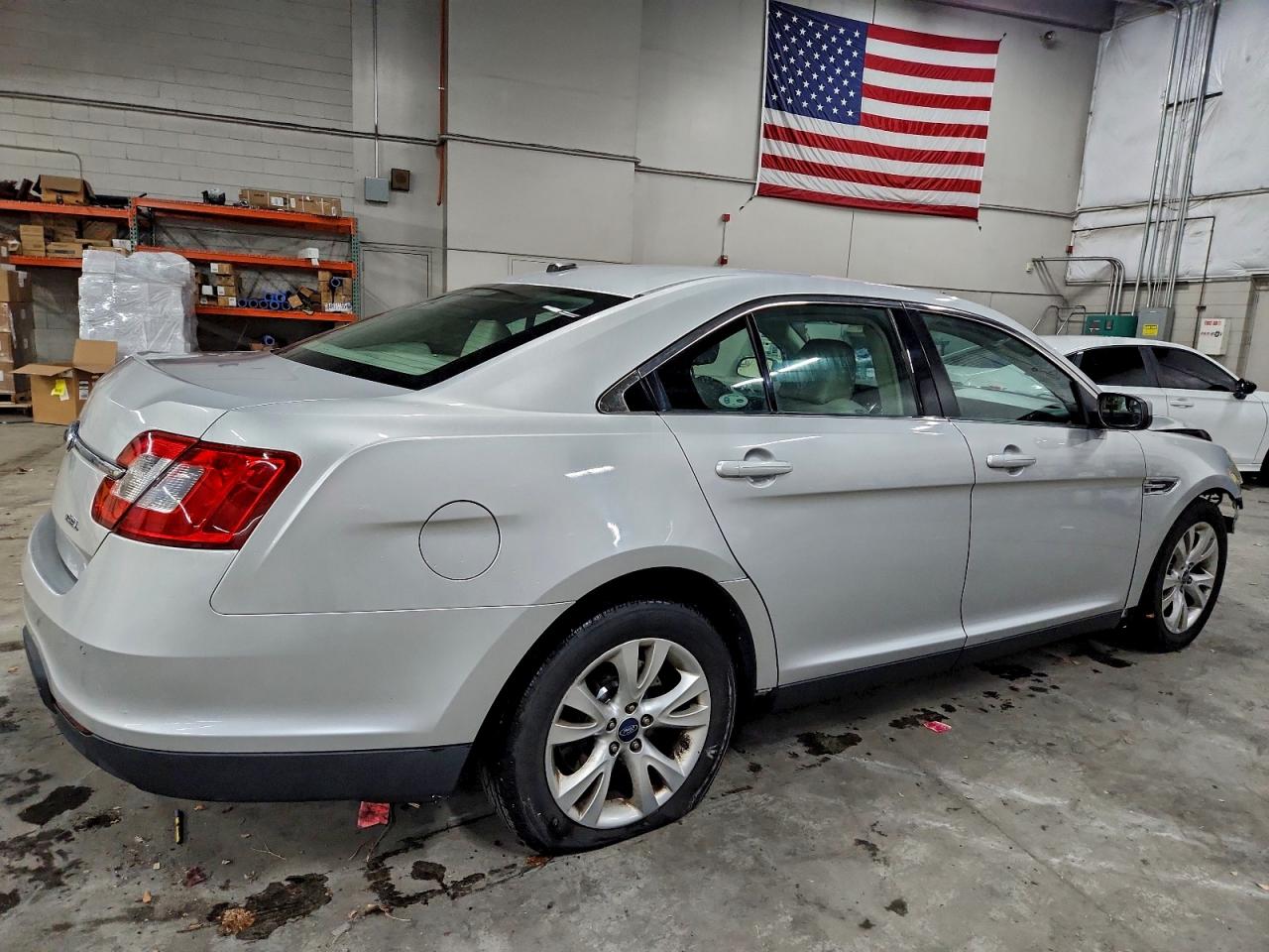 2012 FORD TAURUS SEL photo 3