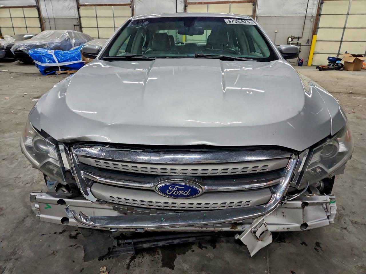 2012 FORD TAURUS SEL photo 5
