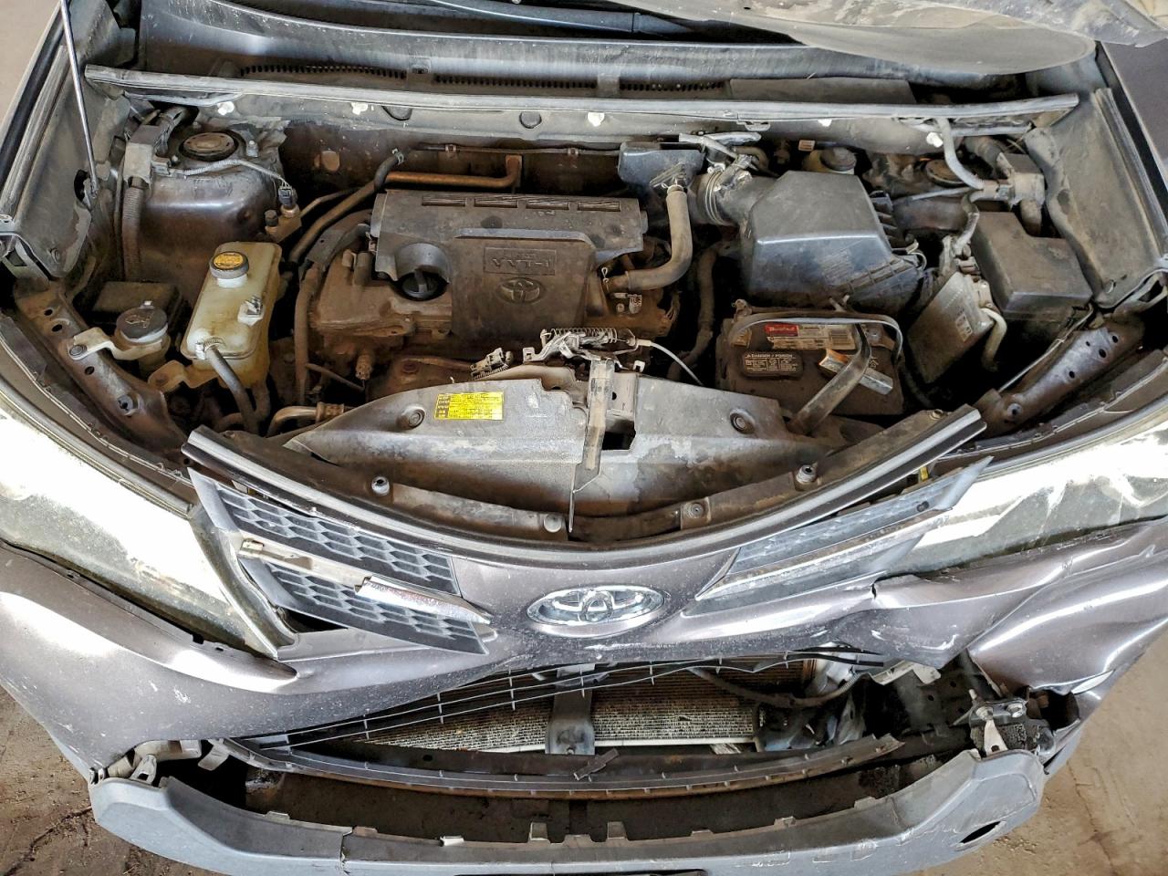 2015 TOYOTA RAV4 XLE photo 11