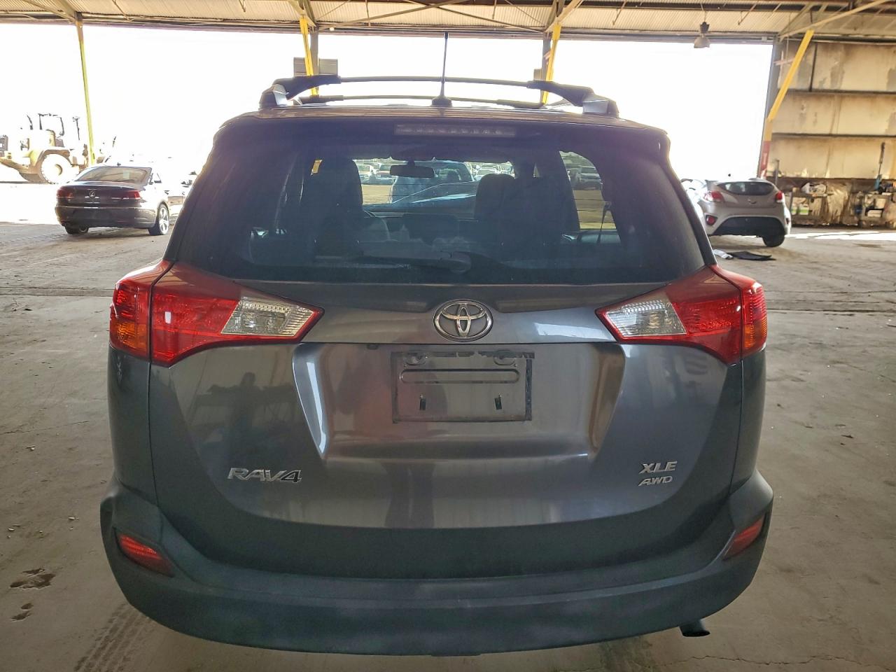 2015 TOYOTA RAV4 XLE photo 6