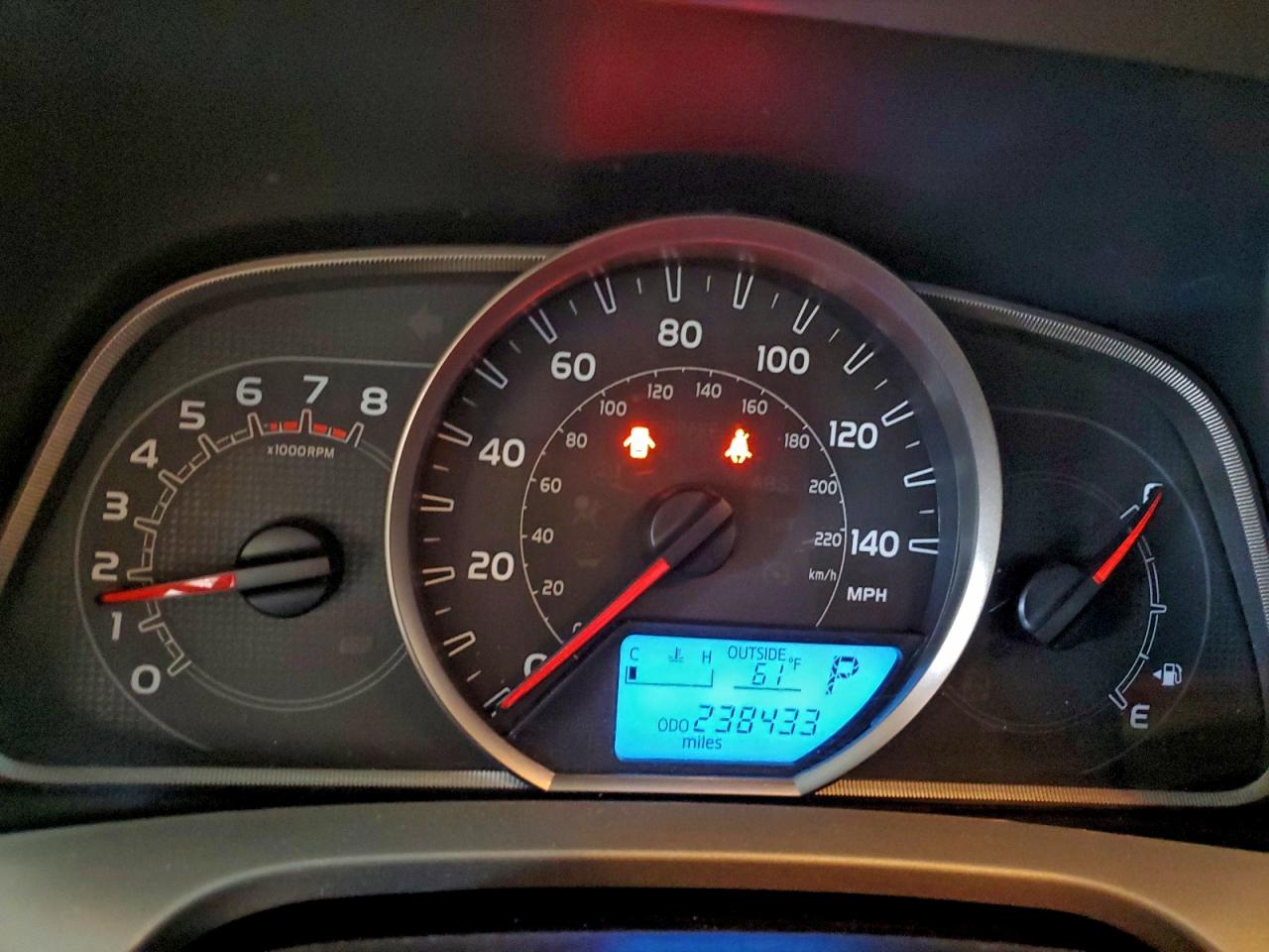 2015 TOYOTA RAV4 XLE photo 9