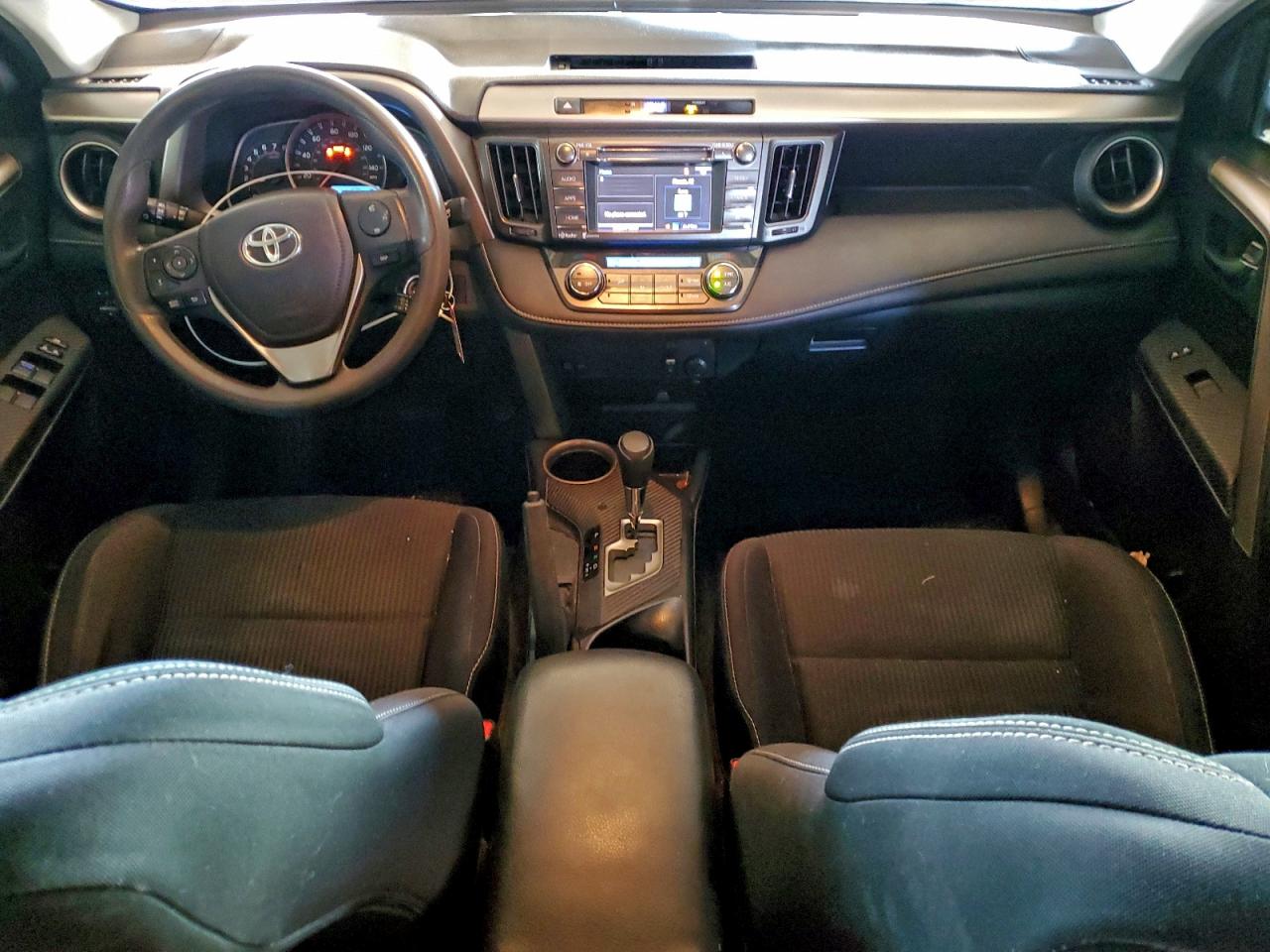 2015 TOYOTA RAV4 XLE photo 8