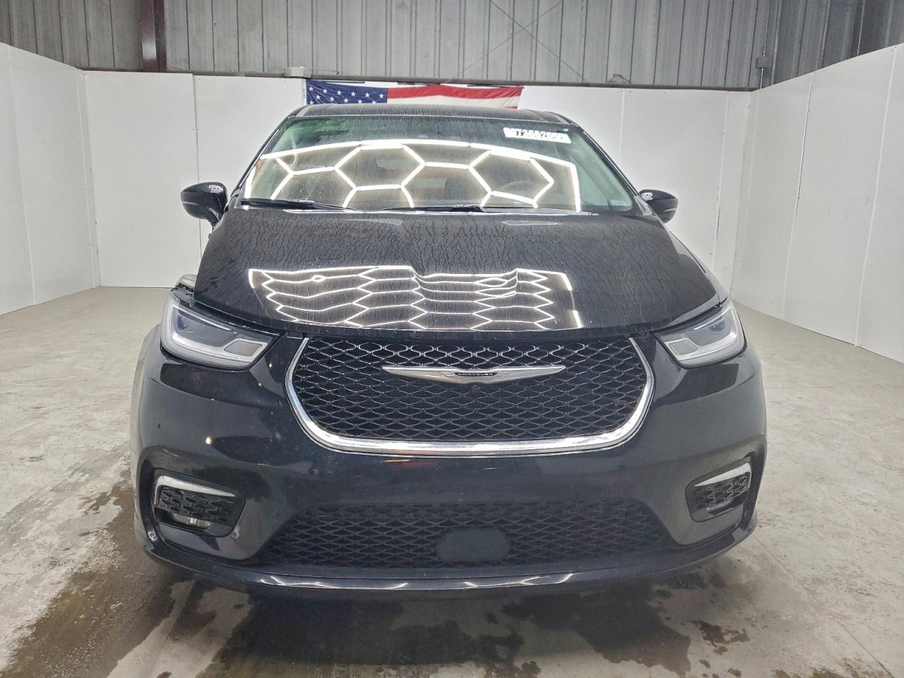 2024 CHRYSLER PACIFICA TOURING L photo 5