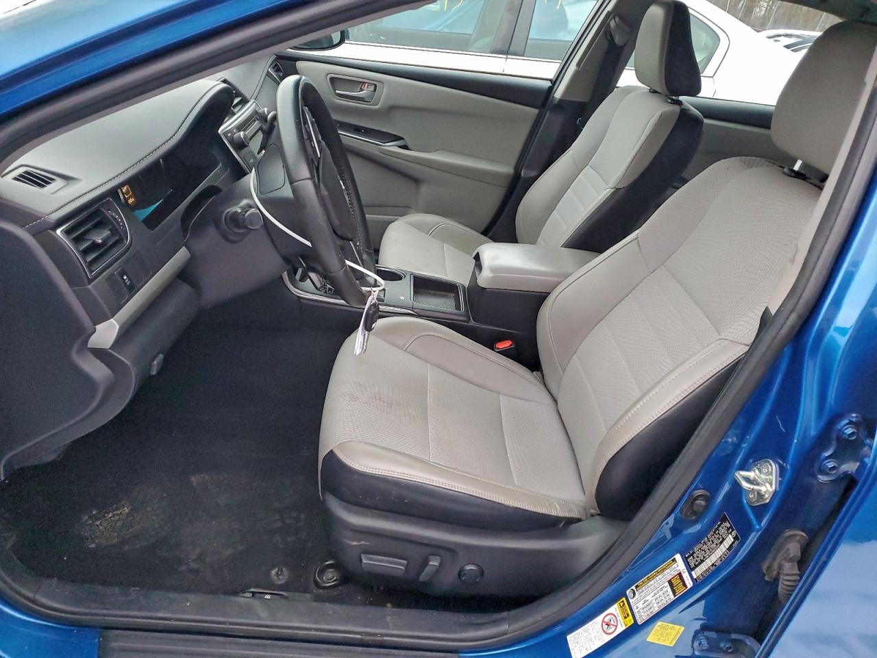 2017 TOYOTA CAMRY LE photo 7