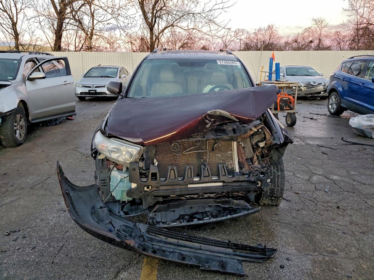 2013 TOYOTA HIGHLANDER BASE photo 5